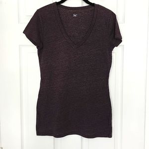 GAP heather maroon tee